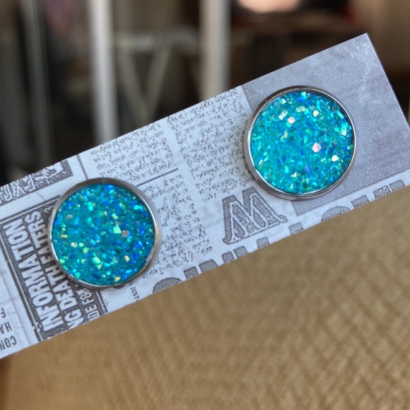 Artisan Jewelry - 🟣 CLEARANCE Druzy stud earrings NEW Aquamarine teal turquoise sparkly